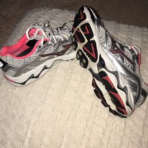 MIZUNO SHOES